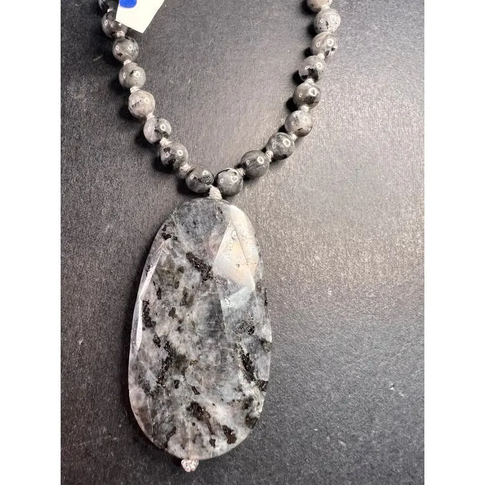 NEW Larvakite 30 inch necklace with pendant
